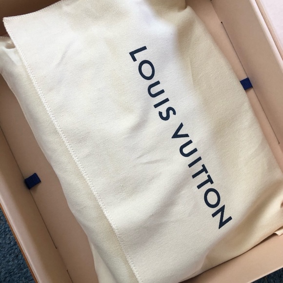 NWT Louis Vuitton Pochette Grenelle white crossbod - Picture 7 of 9